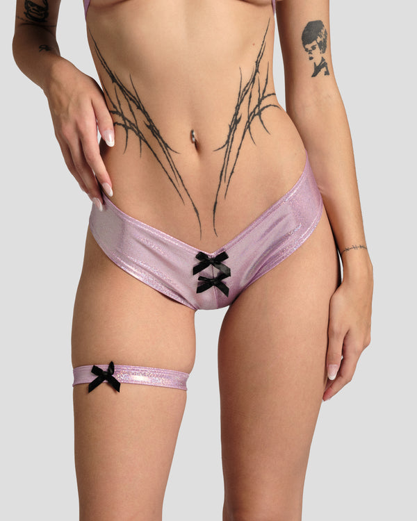 Miss Kitty Cheekster